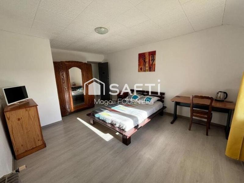 Maison - 201 m² - 8 pièces