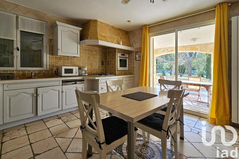 Maison - 365 m² - 16 pièces