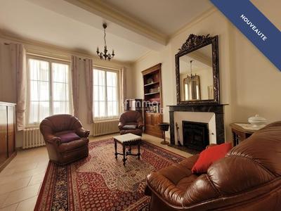 Maison - 205 m² - 11 pièces