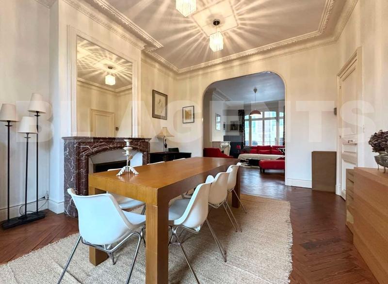 Maison - 309 m² - 12 pièces