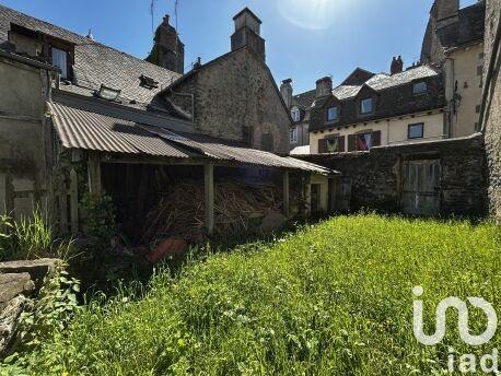 Maison - 330 m² - 6 pièces