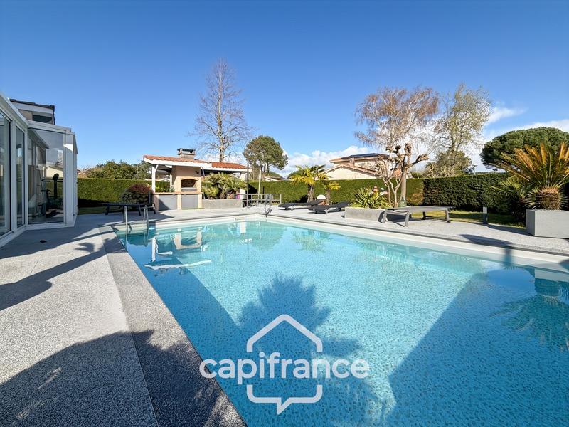 Villa - 168 m² - 6 pièces