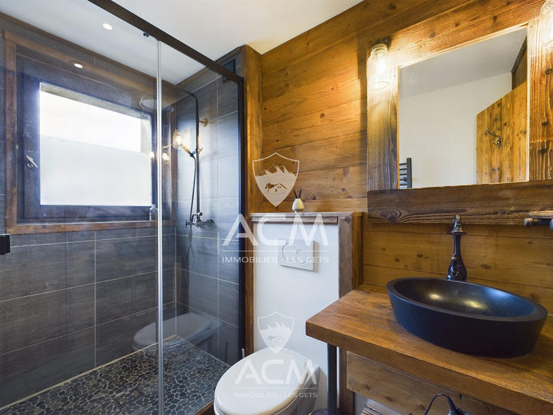 Châlet - 310 m² - 14 pièces