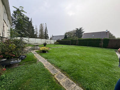 Maison - 1 131 m² - 6 pièces