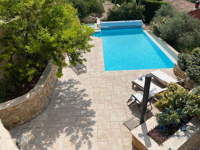 Maison traditionnelle - 198 m² - 6 pièces