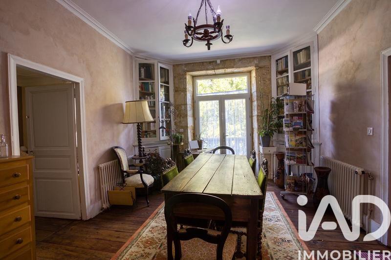 Maison - 230 m² - 7 pièces