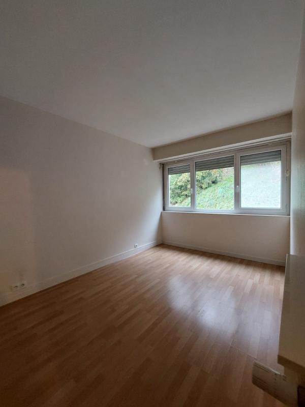 Appartement - 125 m² - 5 pièces