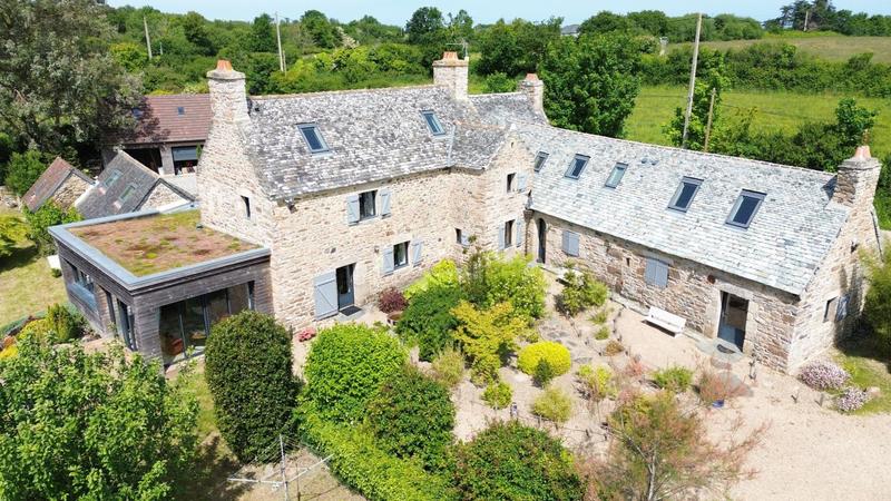 Propriété - 300 m² - 8 pièces