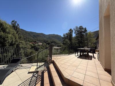 Maison - 93 m² - 5 pièces