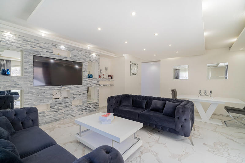 Maison - 210 m² - 7 pièces