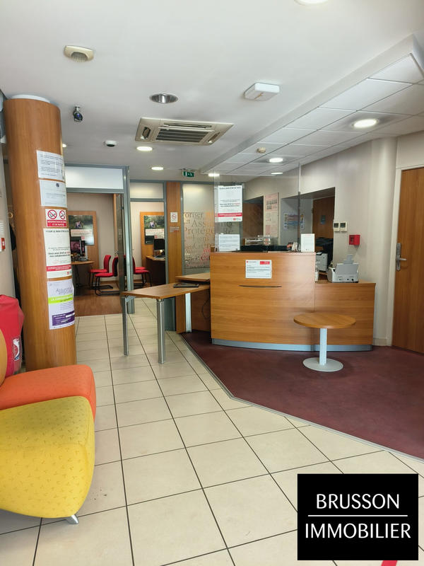 Local commercial - 318 m²