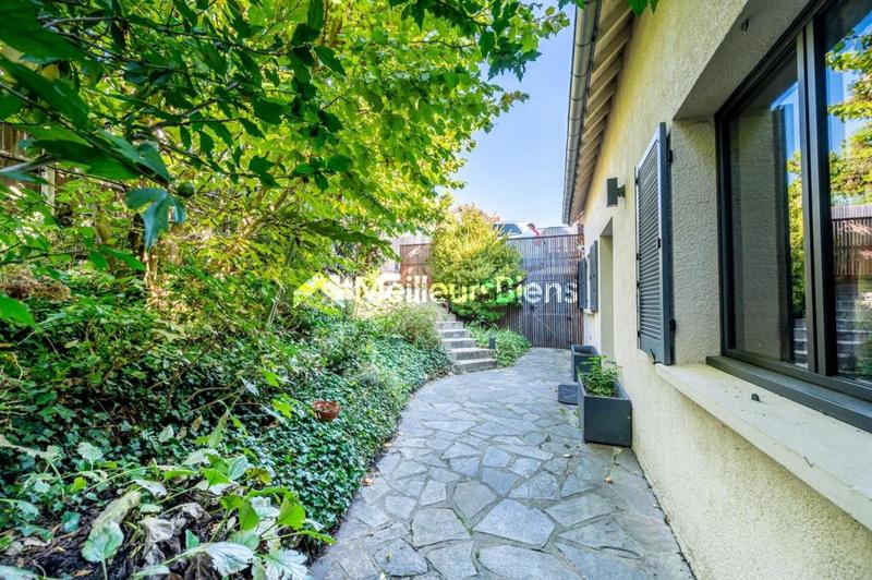 Maison - 140 m² - 8 pièces