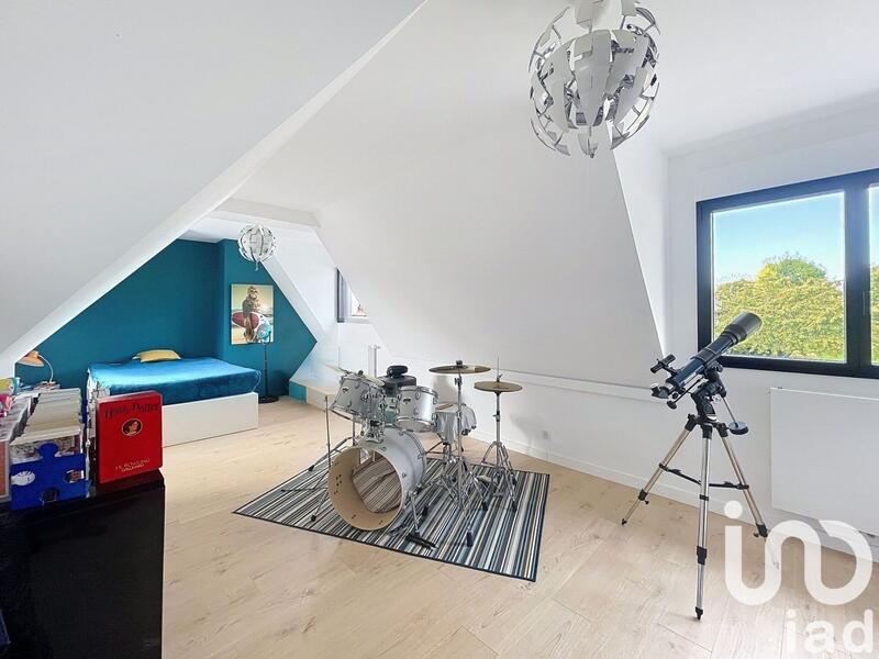 Maison - 260 m² - 8 pièces