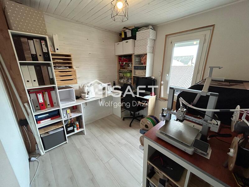 Maison - 121 m² - 6 pièces