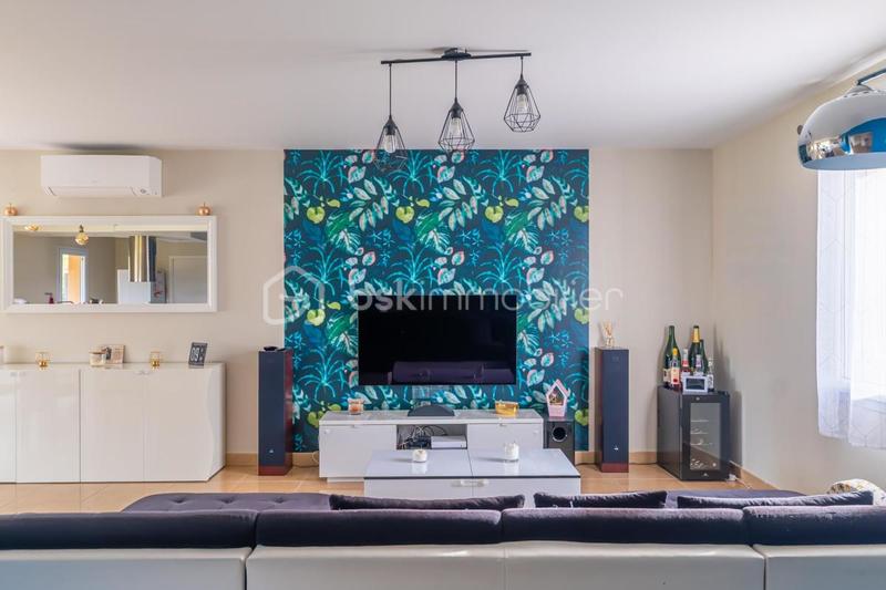 Maison traditionnelle - 156 m² - 5 pièces