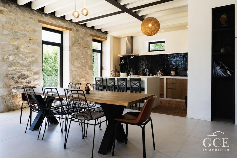 Maison ancienne - 243 m² - 8 pièces