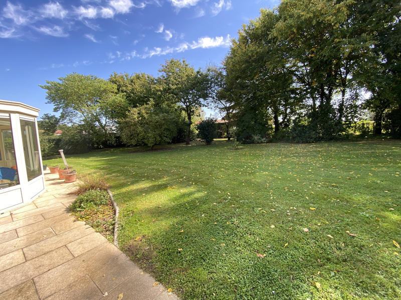 Maison - 227 m² - 7 pièces