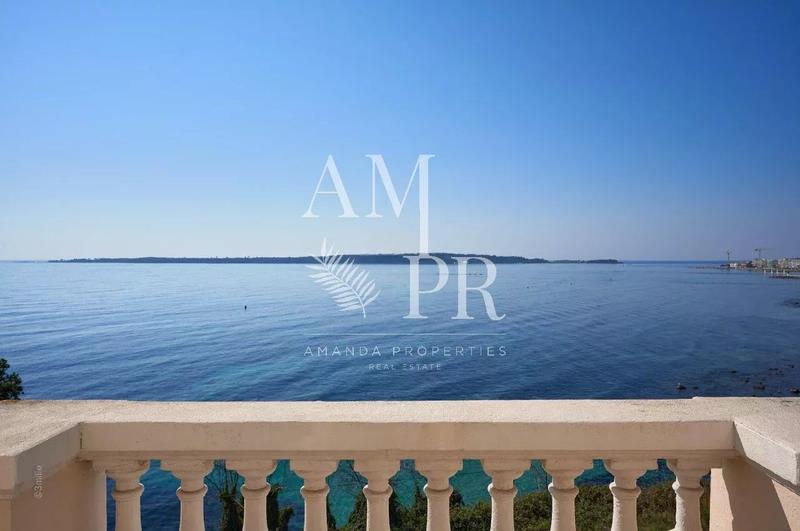 Villa - 230 m² - 6 pièces