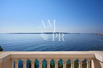 Villa - 230 m² - 6 pièces