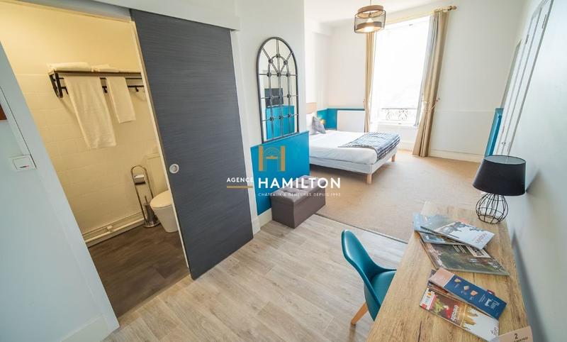 Maison - 324 m² - 12 pièces