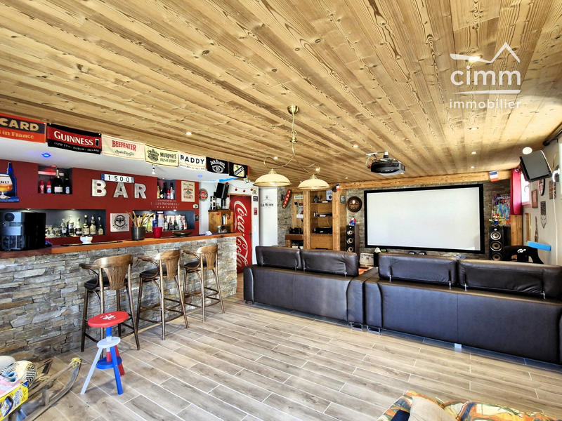 Maison - 303 m² - 7 pièces