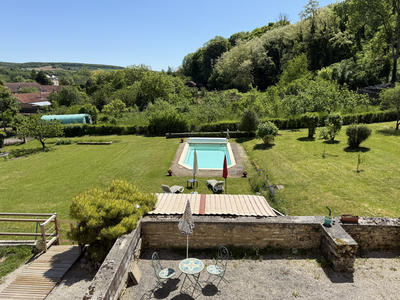 Maison - 235 m² - 8 pièces