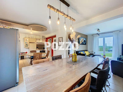 Maison - 96 m² - 5 pièces