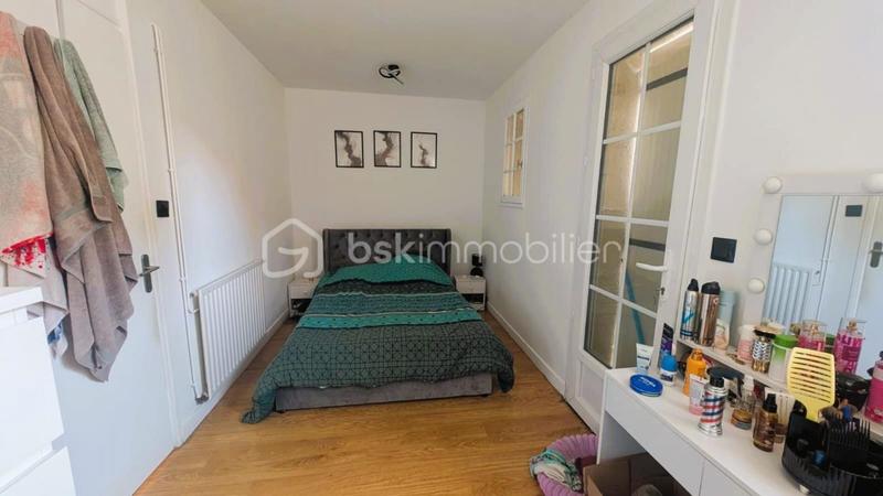 Maison en pierre - 197 m² - 9 pièces