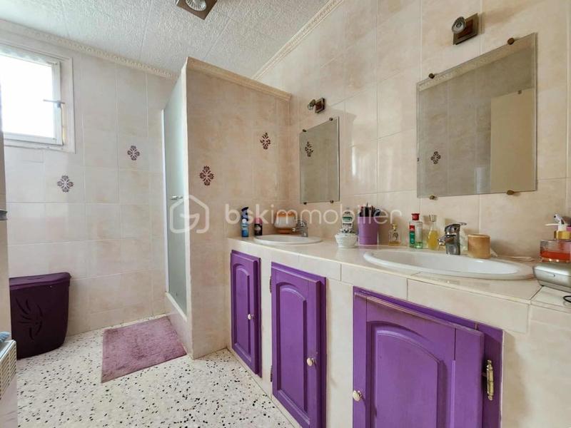 Villa - 214 m² - 9 pièces