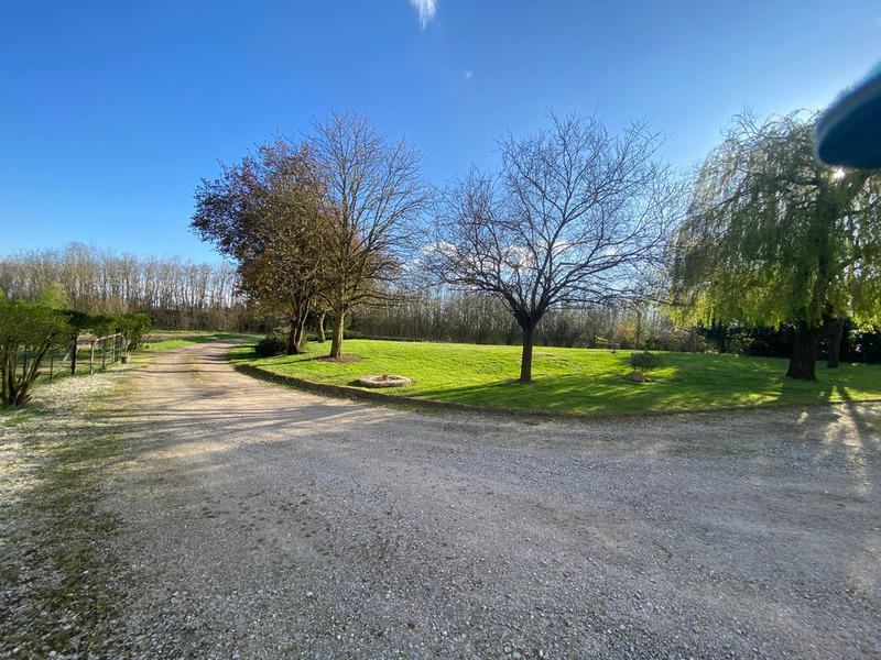 Maison - 227 m² - 8 pièces