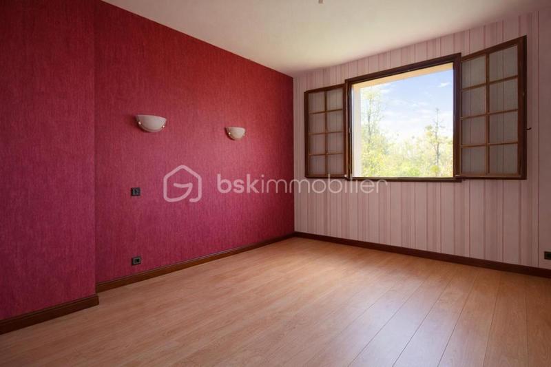 Propriété - 181 m² - 7 pièces