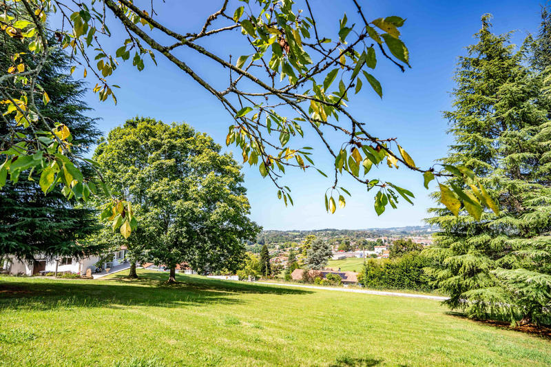 Maison - 243 m² - 6 pièces