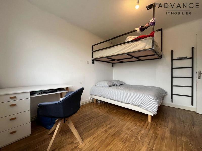 Château - 102 m² - 5 pièces