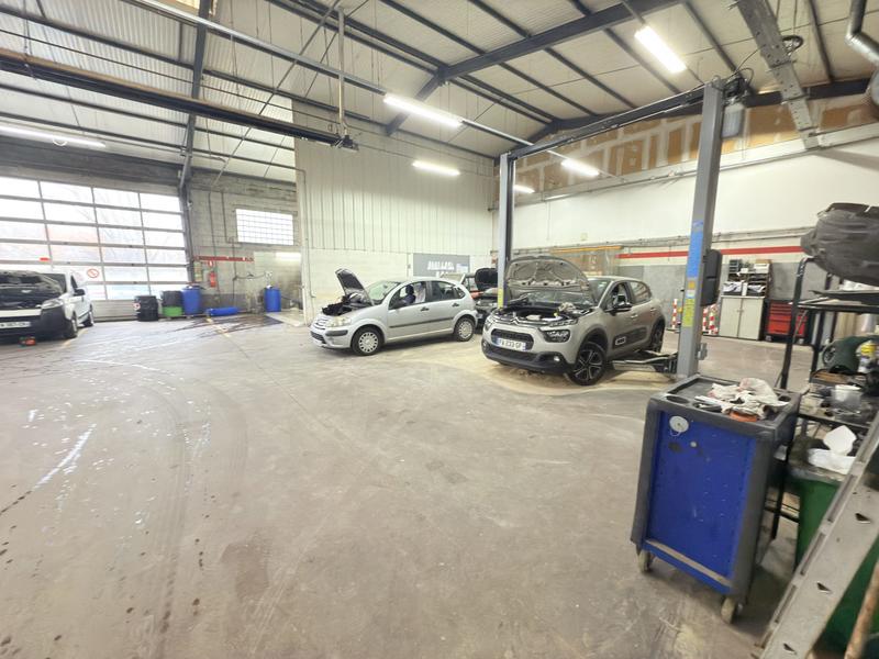 Local commercial - 2 654 m² - 10 pièces