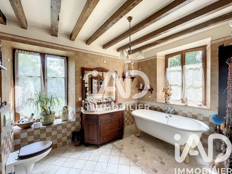 Maison - 360 m² - 12 pièces