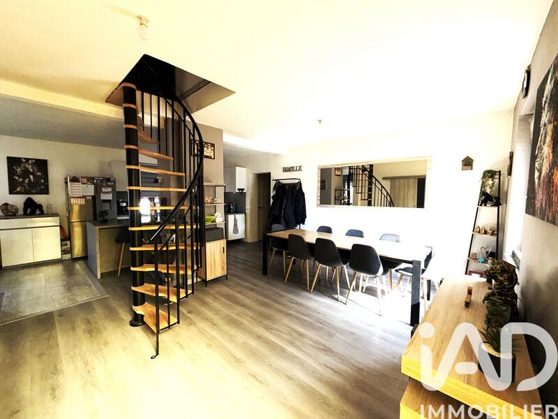 Maison - 188 m² - 9 pièces