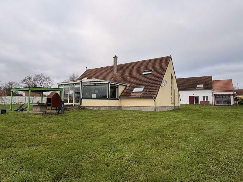 Maison - 240 m² - 5 pièces
