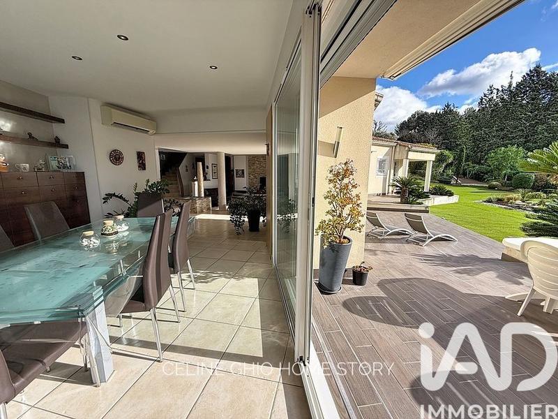 Maison - 232 m² - 7 pièces