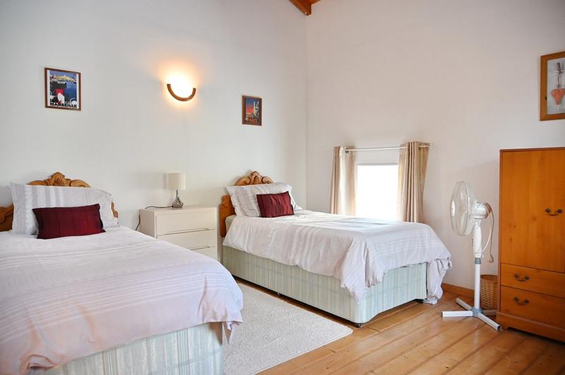 Maison traditionnelle - 311 m² - 13 pièces