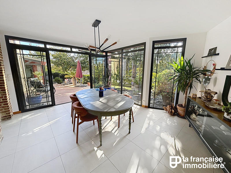 Maison - 206 m² - 8 pièces