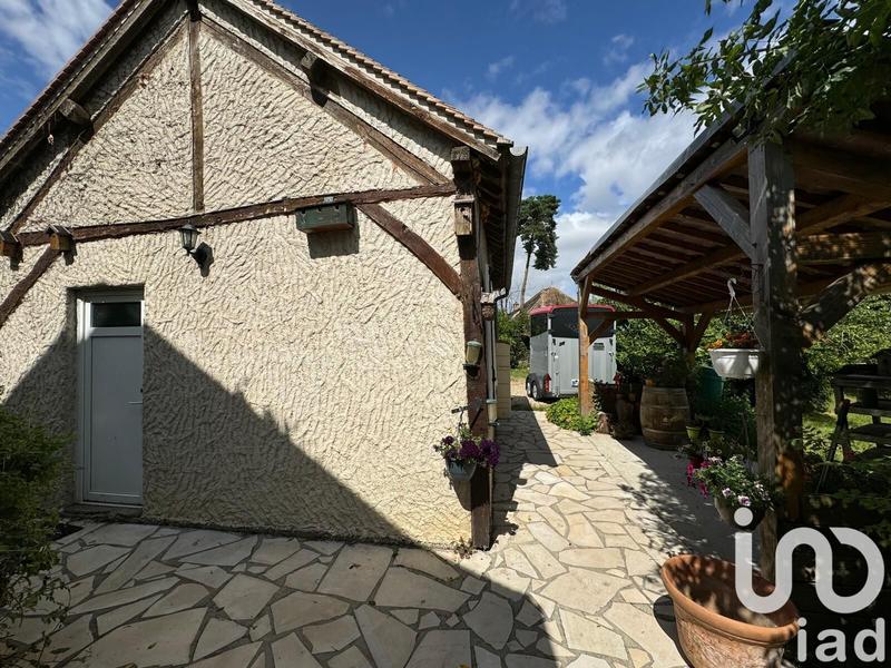 Maison - 234 m² - 8 pièces