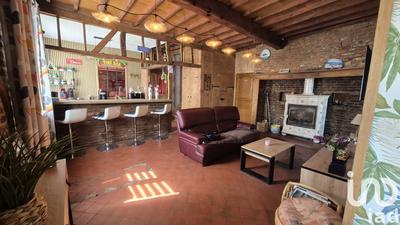 Maison - 253 m² - 9 pièces