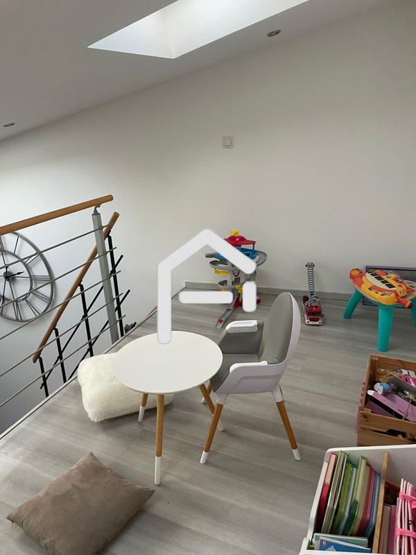 Maison - 83 m² - 4 pièces