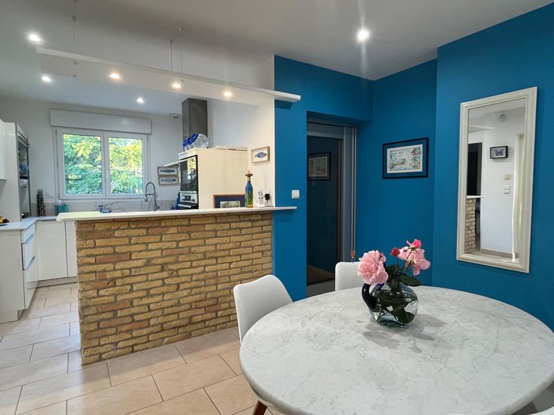 Maison contemporaine - 267 m² - 10 pièces