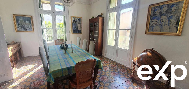 Maison - 430 m² - 18 pièces
