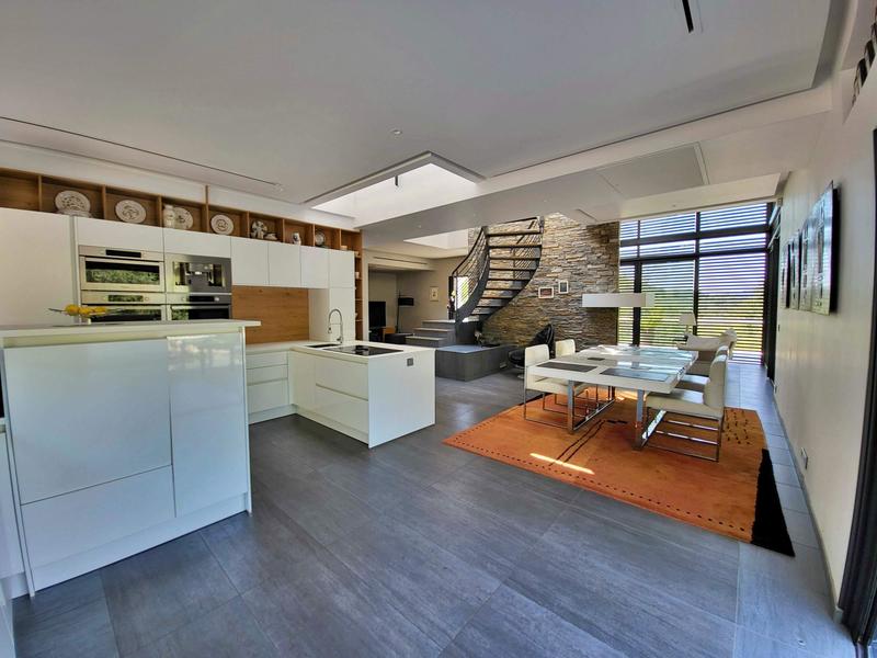 Propriété - 624 m² - 12 pièces