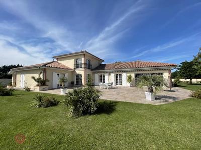 Maison de domaine équestre - 259 m² - 7 pièces