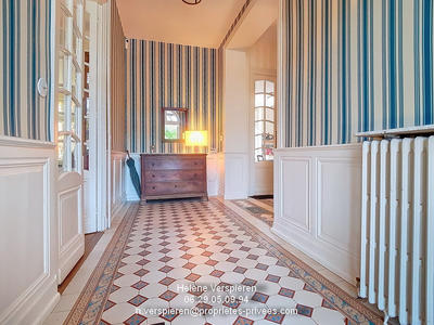 Maison - 273 m² - 12 pièces