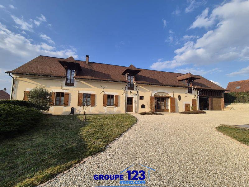 Maison - 207 m² - 5 pièces