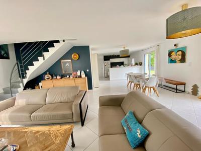 Maison - 143 m² - 6 pièces